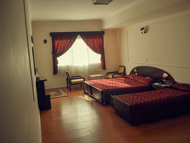 اتاق سه تخته هتل فرید مشهد